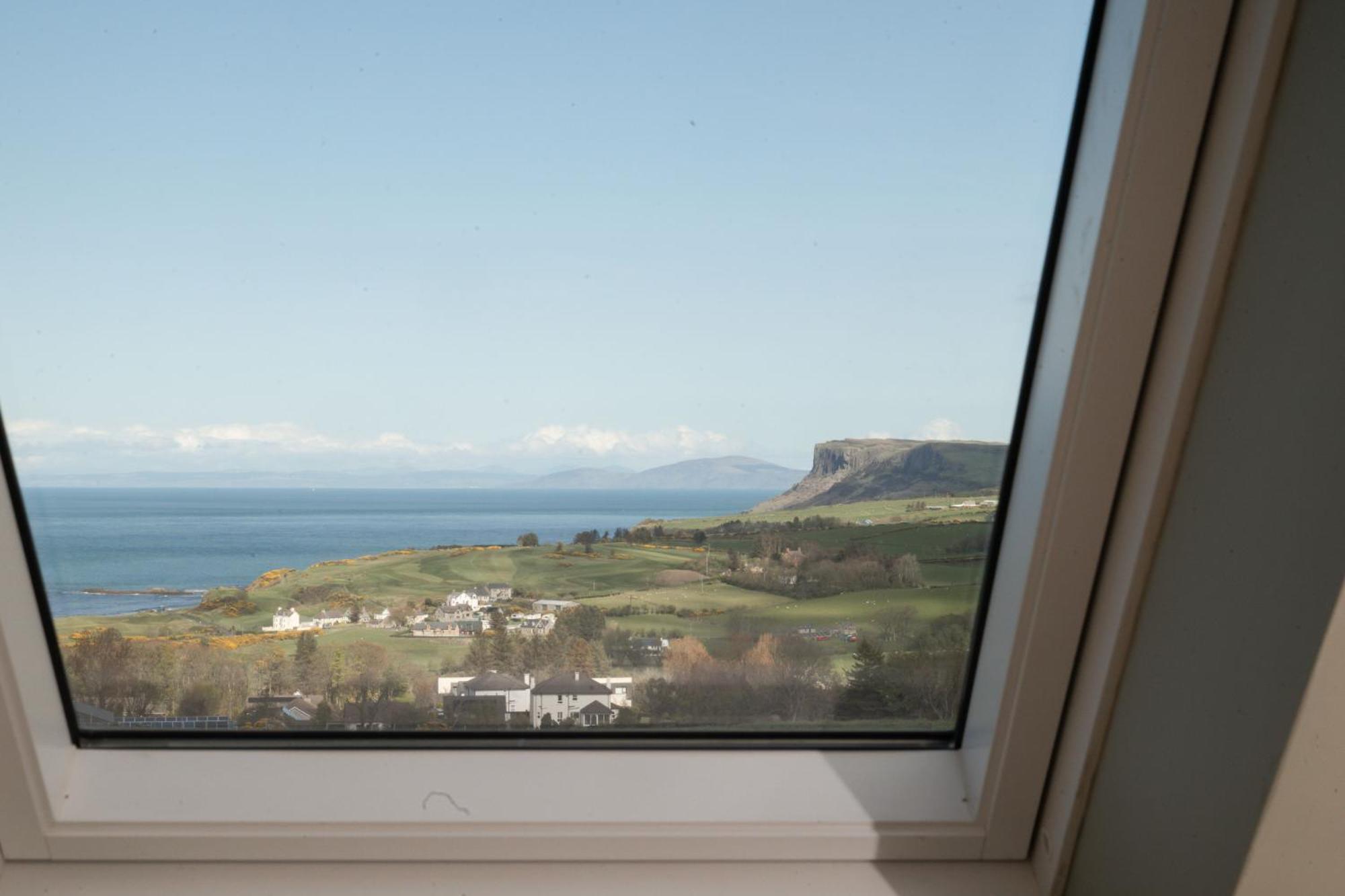 The Salthouse Hotel Ballycastle Exteriér fotografie